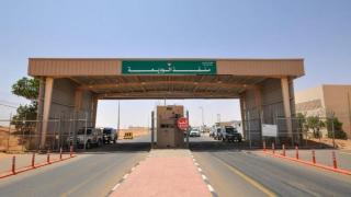 الحكومة اليمنية: انتهاء أزمة العالقين بمعبر الوديعة الحدودي