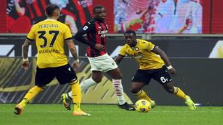 الدوري الإيطالي.. الميلان يتعادل مع أودينيزي في الثواني الأخيرة