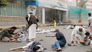 تفجير انتحاري في الحديدة اليوم يستهدف مبنى المخابرات وورود ضحايا